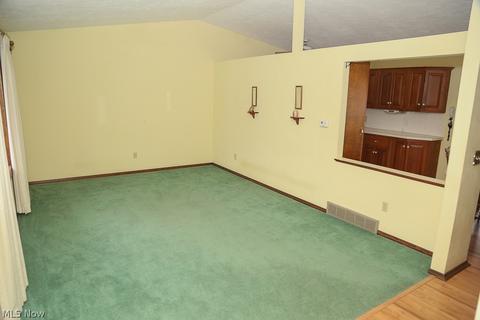 914 Howard St, Elyria, OH 44035 photo 3