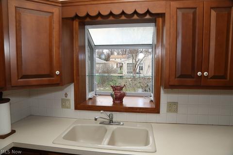914 Howard St, Elyria, OH 44035 photo 9