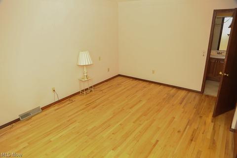 914 Howard St, Elyria, OH 44035 photo 14