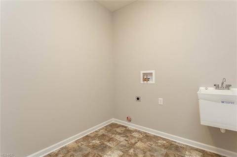 102 Fallen Oak Ln, Elyria, OH 44035 photo 26