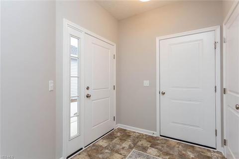 102 Fallen Oak Ln, Elyria, OH 44035 photo 5