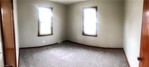 106 Renee Dr, Struthers, OH 44471 photo 6