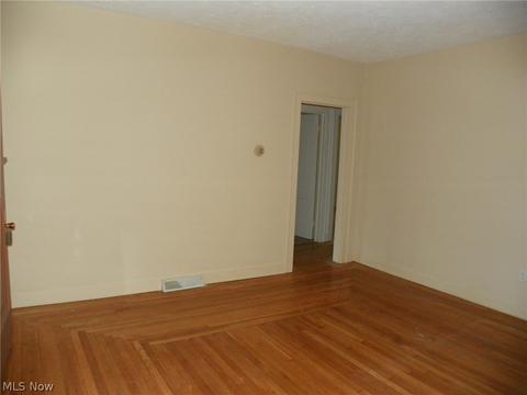 55 5th Ave, Berea, OH 44017 photo 6