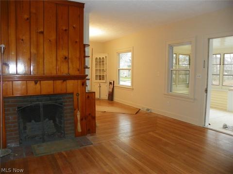 55 5th Ave, Berea, OH 44017 photo 2