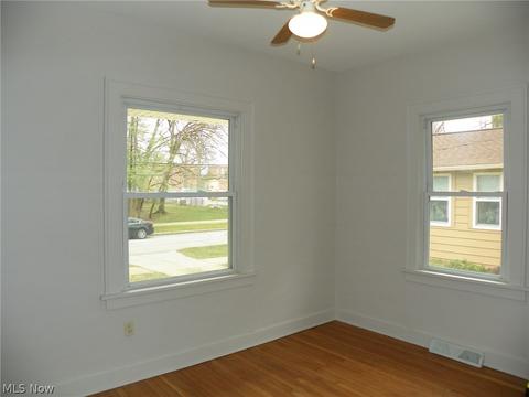 55 5th Ave, Berea, OH 44017 photo 11