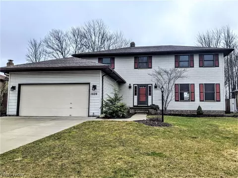 1609 Rustic Trl, Parma, OH 44134 photo 1