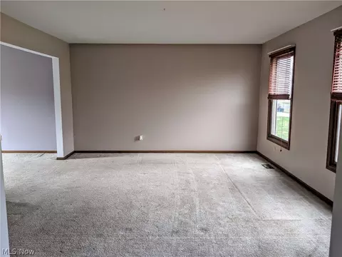 1609 Rustic Trl, Parma, OH 44134 photo 2