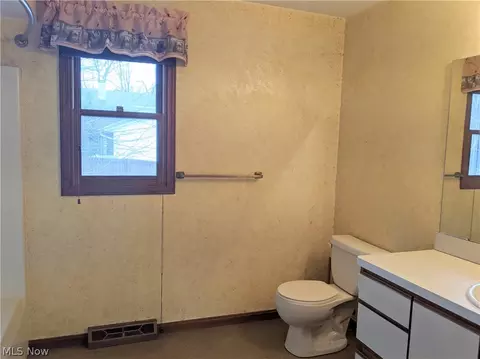 1609 Rustic Trl, Parma, OH 44134 photo 14