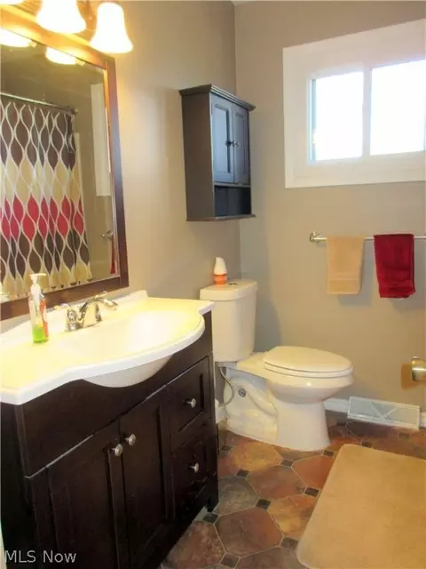 3580 Hetzel Dr, Parma, OH 44134 photo 16