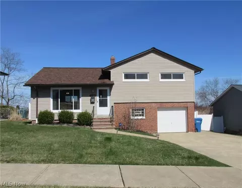 3580 Hetzel Dr, Parma, OH 44134 photo 1