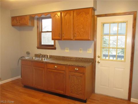 9792 E River Rd, Elyria, OH 44035 photo 4