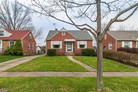 330 E 246th St, Euclid, OH 44123 photo 1