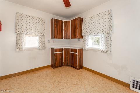 330 E 246th St, Euclid, OH 44123 photo 7