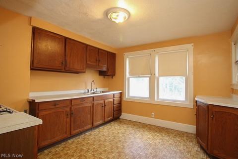 446 Garfield St, Struthers, OH 44471 photo 10