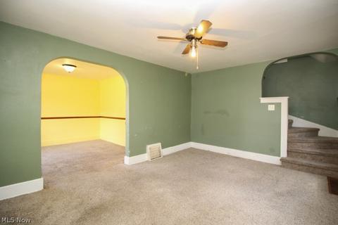 446 Garfield St, Struthers, OH 44471 photo 7
