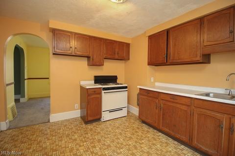446 Garfield St, Struthers, OH 44471 photo 11