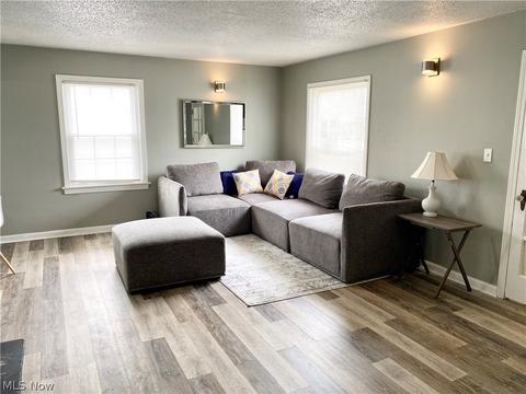 240 E 264th St, Euclid, OH 44132 photo 5