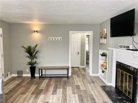 240 E 264th St, Euclid, OH 44132 photo 3
