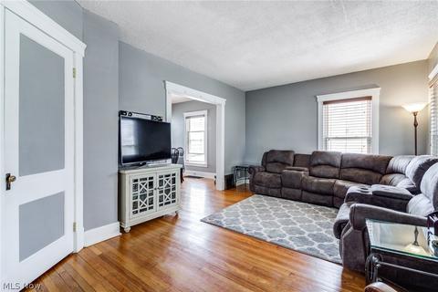 213 Olive St, Elyria, OH 44035 photo 6