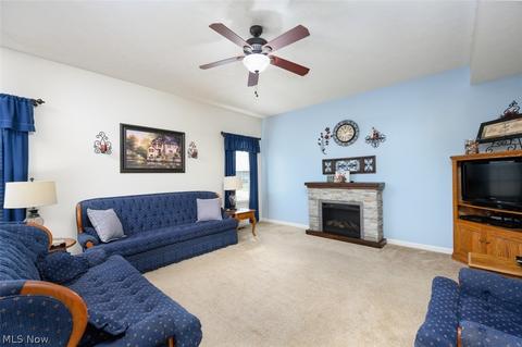 2804 Captens St NE, Canton, OH 44721 photo 2
