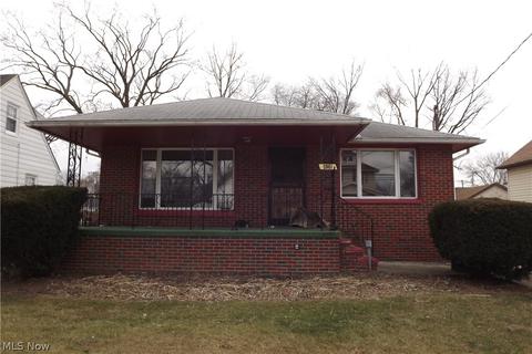 408 Bond St, Elyria, OH 44035 photo 1