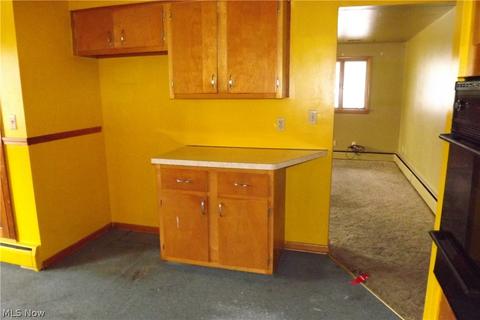 408 Bond St, Elyria, OH 44035 photo 6