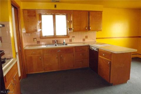 408 Bond St, Elyria, OH 44035 photo 7