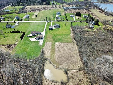 15100 Sisson Rd, Chardon, OH 44024 photo 5