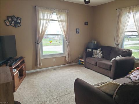 225 Bath St, Elyria, OH 44035 photo 4