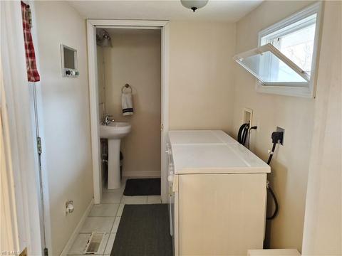 225 Bath St, Elyria, OH 44035 photo 9