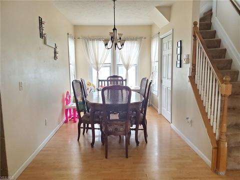 225 Bath St, Elyria, OH 44035 photo 5