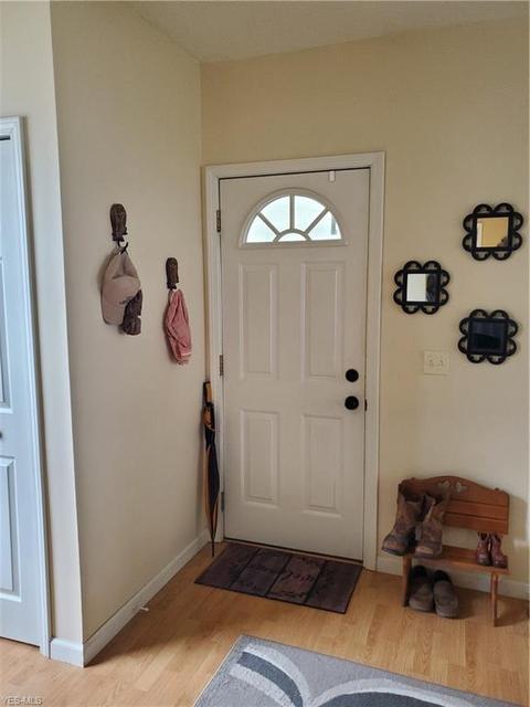 225 Bath St, Elyria, OH 44035 photo 2