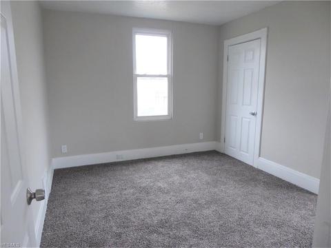 2151 E 30th St, Lorain, OH 44055 photo 22