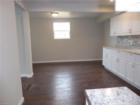 2151 E 30th St, Lorain, OH 44055 photo 12