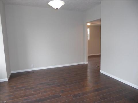 2151 E 30th St, Lorain, OH 44055 photo 11
