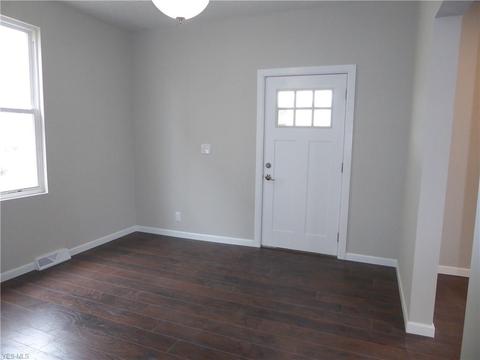 2151 E 30th St, Lorain, OH 44055 photo 4
