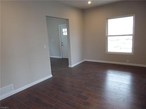 2151 E 30th St, Lorain, OH 44055 photo 8