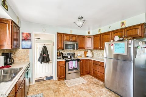 6851 State Rd, Parma, OH 44134 photo 8
