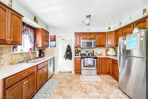6851 State Rd, Parma, OH 44134 photo 9