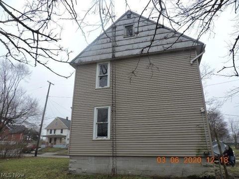 1225 W 48th St, Ashtabula, OH 44004 photo 2