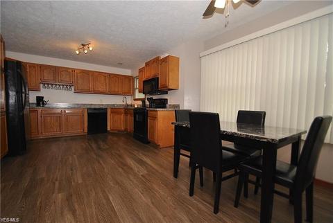 2330 Rockefeller Rd, Wickliffe, OH 44092 photo 2