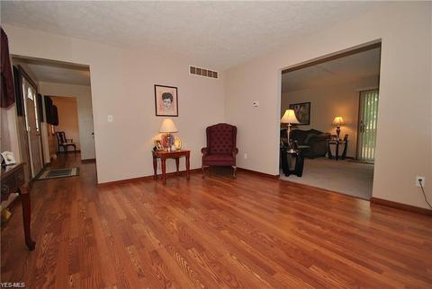 2330 Rockefeller Rd, Wickliffe, OH 44092 photo 9