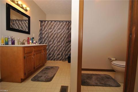 2330 Rockefeller Rd, Wickliffe, OH 44092 photo 18