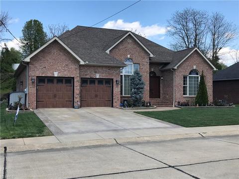 1394 Boulevard Dr, Belpre, OH 45714 photo 1