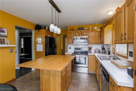 1798 Springhaven Cir NE, Massillon, OH 44646 photo 6