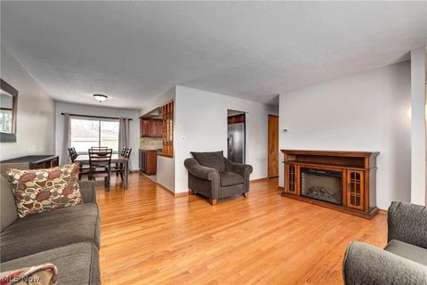 4744 Brook Ln, Brooklyn, OH 44144 photo 5