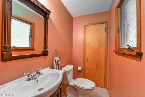 4744 Brook Ln, Brooklyn, OH 44144 photo 21