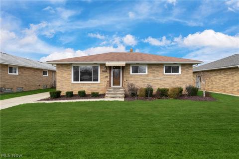 4744 Brook Ln, Brooklyn, OH 44144 photo 1