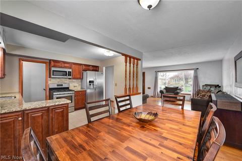 4744 Brook Ln, Brooklyn, OH 44144 photo 9