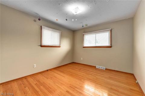 4744 Brook Ln, Brooklyn, OH 44144 photo 17